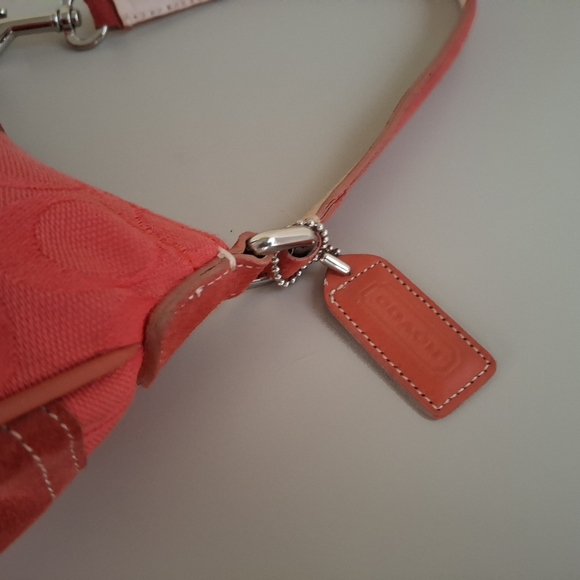 Coach Red Signature Purse - Picture 16 of 16